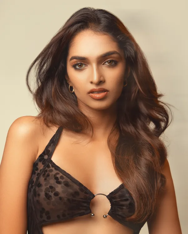 Ishita Mehra escort photo 3