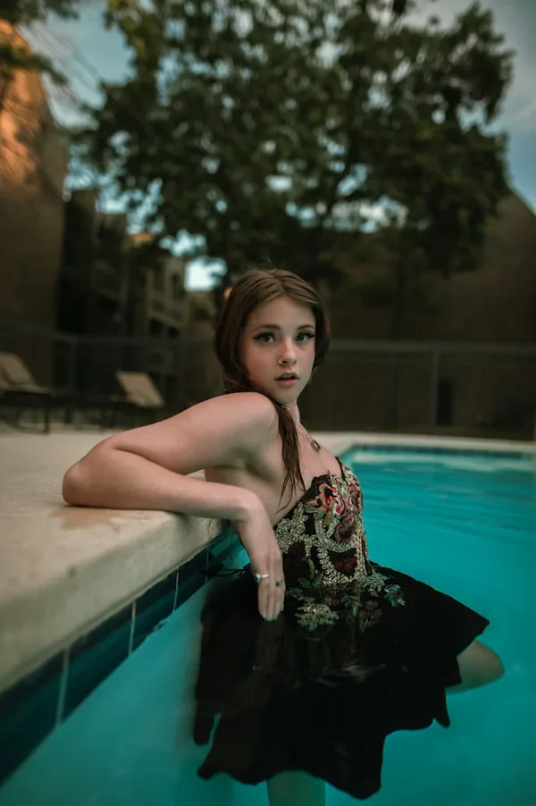 Monika Sen escort photo 5
