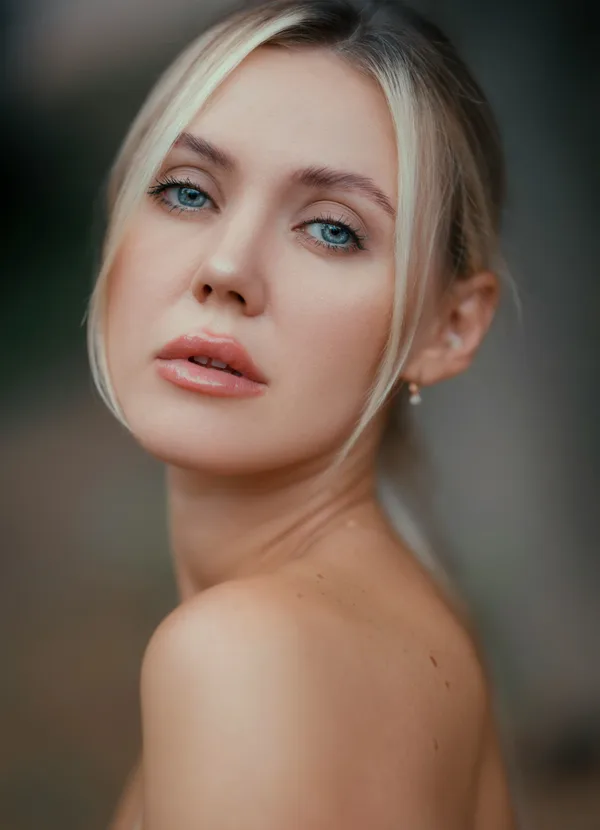Monika Sen escort photo 6